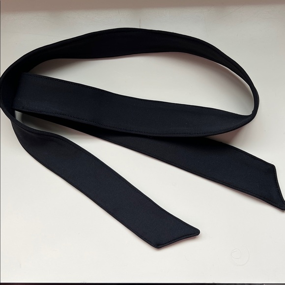 ALO Yoga Black Hairband - Picture 5 of 5